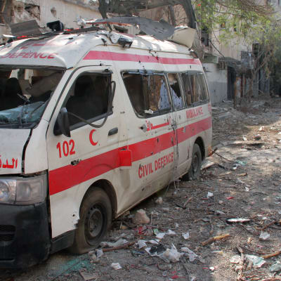Israelin hyökkäys Gazaan kesällä 2014 sai nuoren elokuvantekijän hyppäämään ambulanssin kyytiin.