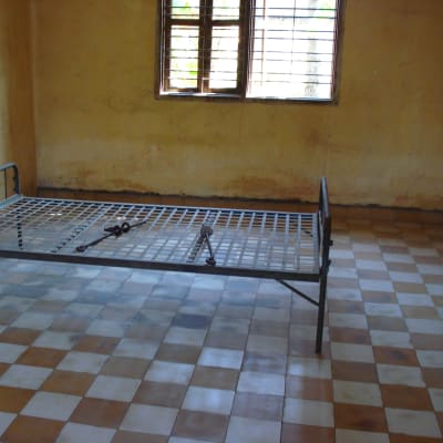Förhörsrum i fängelset Tuol Sleng