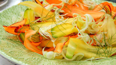 Skörde crudite med vispad pepparrot