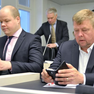 Pekka Perä oikeussalissa