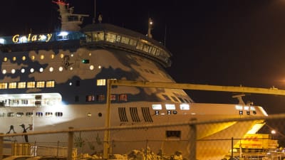 kryssningsfartyget silja galaxys ankomst i åbo hamn.