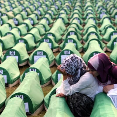Offer för massakern i Srebrenica 1995