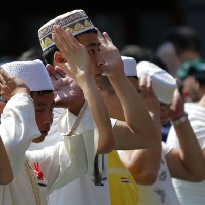 Muslimer i Beijing, Kina, ber i samband med id al-fitr.