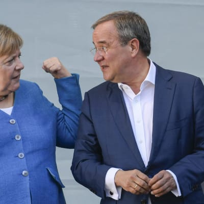 Angela Merkel och Armin Laschet 