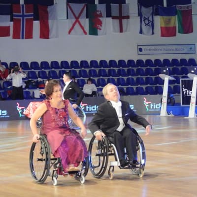 Syskonen Karin och Gustav Antell från Borgå blev sjätte i VM i rullstolsdans i Rom 2015