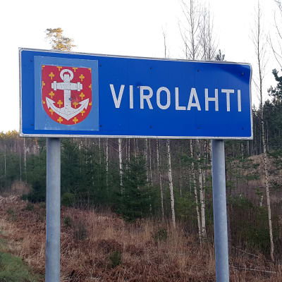Virolahti-kyltti kunnan rajalla