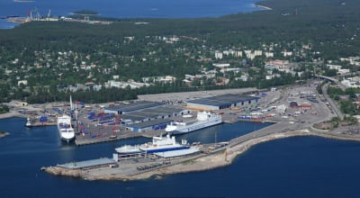 Flygfoto över Västra hamnen i Hangö.