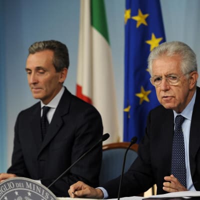 Finansminister Vittorio Grilli och premiärminister Mario Monti