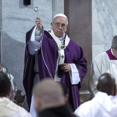 Påven Franciskus firade mässa på askonsdag i Rom.