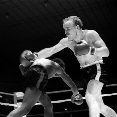 Olli Mäki boxas