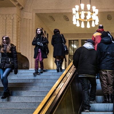 Invandrare på Helsingfors järnvägsstation