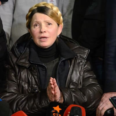 Tymosjenko talade till reportrar efter att hon lämnat sjukhuset i Charkiv.