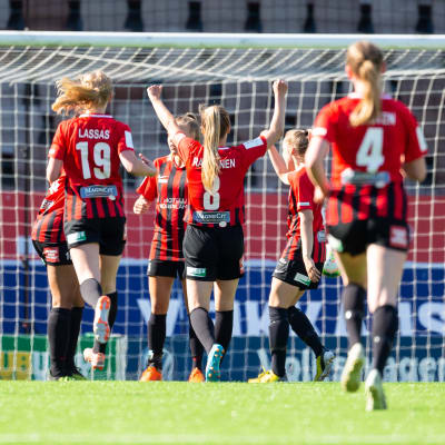 PK-35 Helsingfors tar ledningen i matchen.