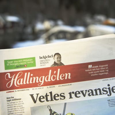 Ett exemplar av den norska lokaltidningen Hallingdølen.