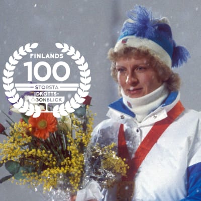 Marja-Liisa Kirvesniemi, 1984, med logon för Finlands 100 största idrottsögonblick.