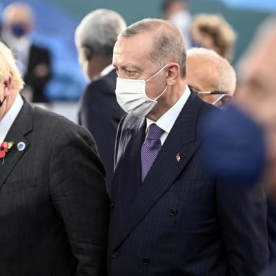 Kuvassa Boris Johnson ja Recep Tayyip Erdoğan G20-kokouksessa Roomassa 30. lokakuuta 2021.
