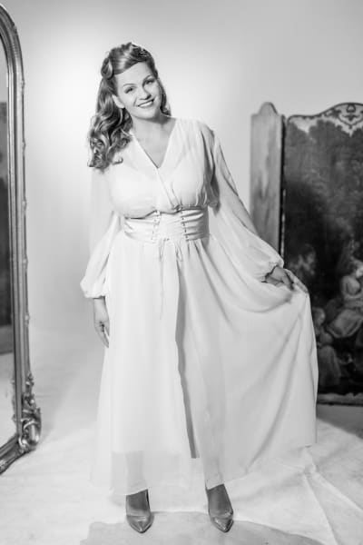 Janina Fry poserar som Rita Hayworth