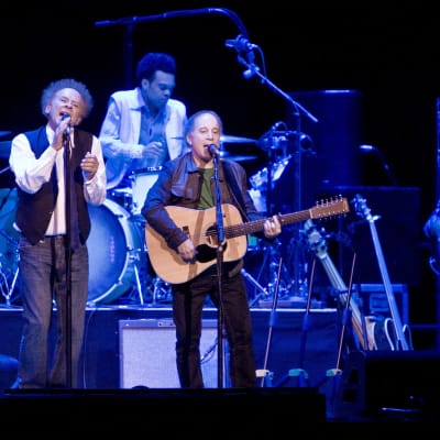 Paul Simon och Art Garfunkel uppträder i Sydney 2009