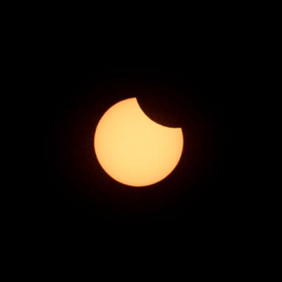 Osittainen auringonpimennys kuvattuna Mikkelissä 10.6.2021 kello 13:20