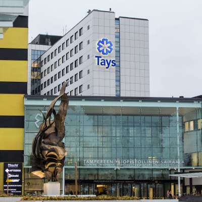 TAYSin sairaalarakennus Tampereella joulukuussa 2020.