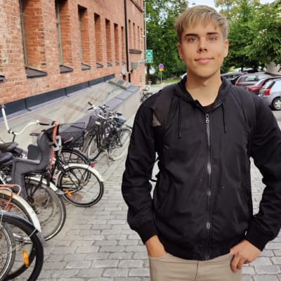 Alvin Iström studerar vid Åbo Akademi i Vasa.