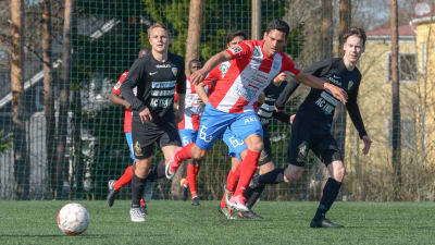Matias Astrada spelar fotboll i BK-46. 
