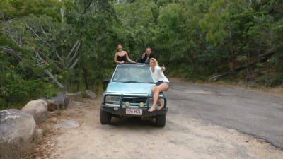 Österbottniska flickor på mellanår i Australien.