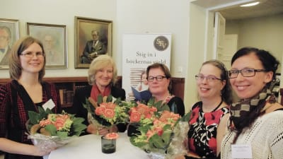 Pristagarna i årets Solveig von Schoultz-tävling- Ann-Sofi Carlsson - I pris, Solveig Eriksson II pris, Ann-Christine Snickars - III pris ,Iris Backlund - hedersomnämnande, Christa Nordlund-Hiltunen –hedersomnämnande
