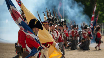 Brittisk militär hedrar minnet av slaget vid Waterloo i maj 2015.