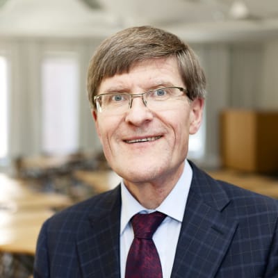 Porträttbild av professor Matti Rudanko