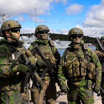 Beväringar från Nylands brigad på Berga örlogsbas i samband med militärövningen Aurora 23.