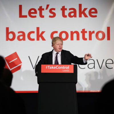Boris johnson propagerar för att Storbritannien ska lämna EU uder kampanjen år 2016       under