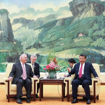 USA:s utrikesminister Rex Tillerson och Kinas president Xi Jinping i Peking. 