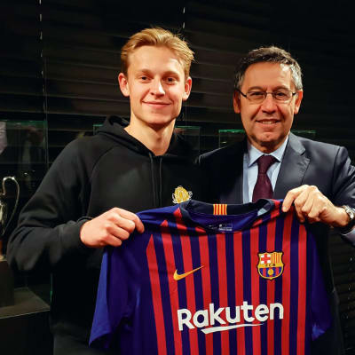 FC Barcelona har värvat Frenkie de Jong 
