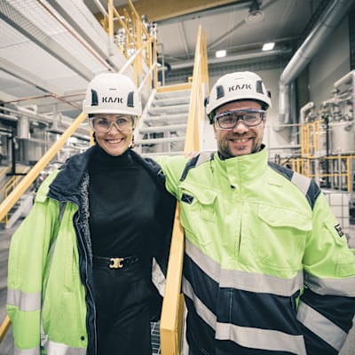 Innomost uusi toimitusjohtaja Tiina Bensky ja yhtiön teknologiajohtaja Sami Selkälä ovat yhtä hymyä.