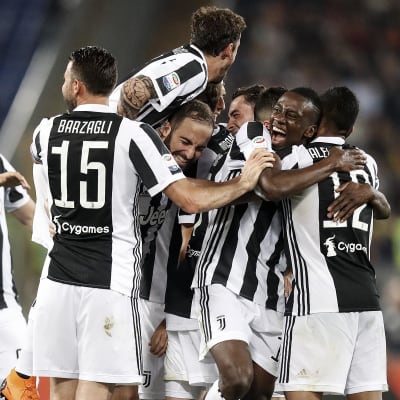 Juventus herrar firar ligaguld.