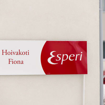 Hoivakoti Fionan kyltti.