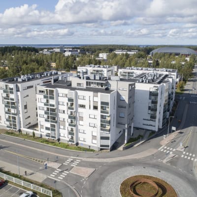 Uusia kerrostaloja Joensuussa Koulukadun varrella.