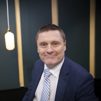Teemu Lehtinen poseeraa
