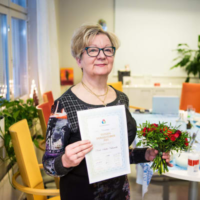 Paula-Sirkka Vähämäki palkittiin vuoden vapaaehtoisena 4.12.2020 