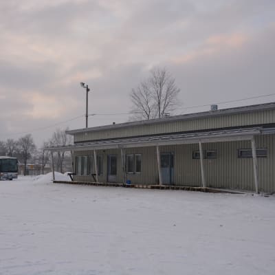 Matkahuoltos barack har flyttat till marknadsplan i Ekenäs.