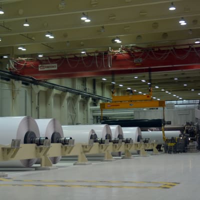 Papper från pappersmaskin 3 vid Sappis fabrik i Lojo.
