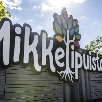 Mikkelipuiston kyltti Mikkelissä.