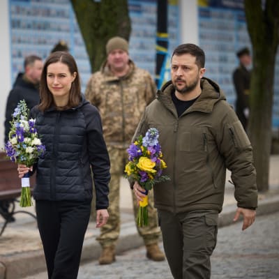 Sanna Marin och Volodomyr Zelenskyj.