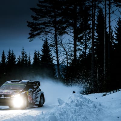 Sebastien Ogier jagar seger i det svenska VM-rallyt.