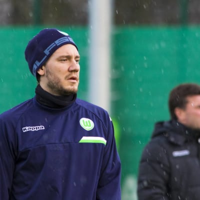 Nicklas Bendtner är en dansk fotbollsspelare.