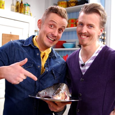 Paul och Jonathan tar sig an skräpfisk.
