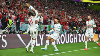 Marockos spelare firar mål.