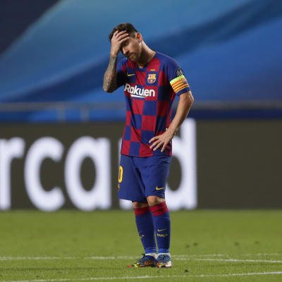 Barcelonan Lionel Messiä ei naurattanut, kun joukkue hävisi Bayernille 2–8.