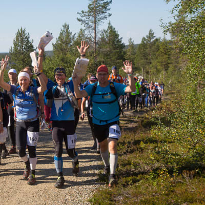 Team DA-design Tuula Nieminen, Sami Kuusi ja Marko Tasanen suuntasivat iloisin mielin kohti vuorokauden mittaista suunnistuskoitosta.